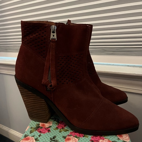 LUCKY BRAND BOOTS, SIZE 9 NEW :) - Picture 2 of 7